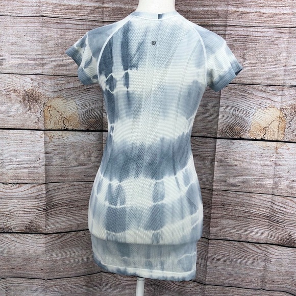 Lululemon Swiftly Tech Blue Tie Dye Short Sleeve T Shirt Size 6 - Picture 5 of 9